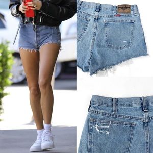 Wrangler Mid Light Wash High Waist Frayed Denim 90s Style Cut Off Shorts